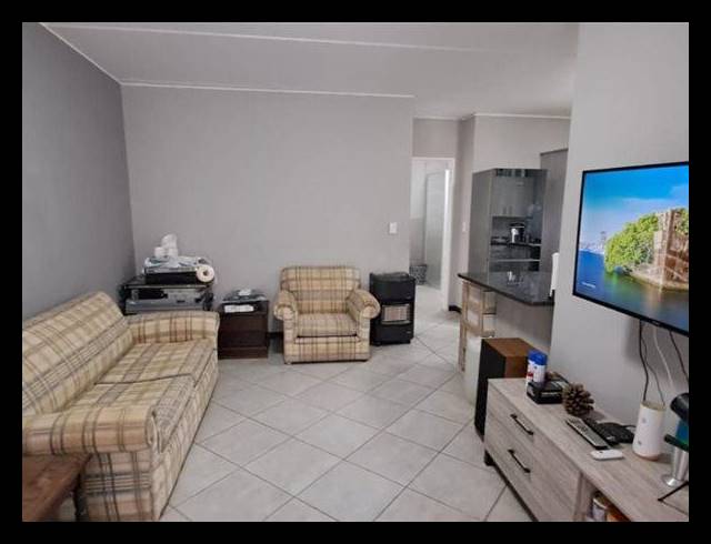 2 BEDROOM TOWNHOUSE FOR SALE IN NORTON PARK